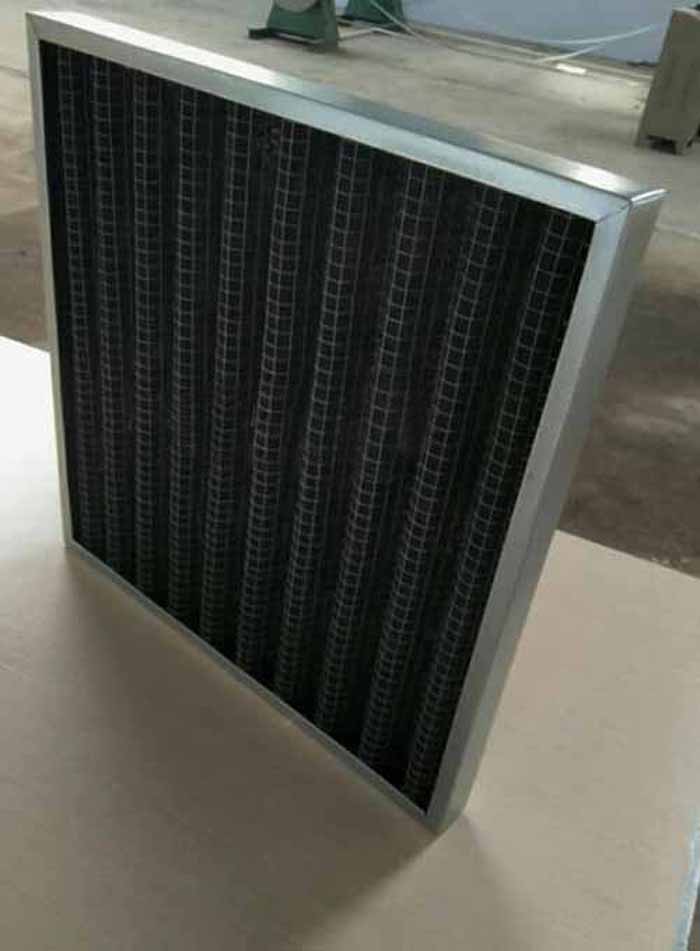 折疊式活性炭過(guò)濾器鋁型材外框，也可選用鍍鋅外框及不銹鋼，厚度為：21mm,25mm,46mm，50mm等其他多種厚度。