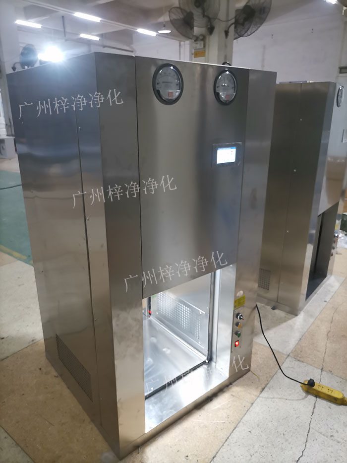 當傳遞窗與機器人連接時，機器人可以自動從傳遞窗中取出或放入物料，實現(xiàn)物料的自動傳遞。